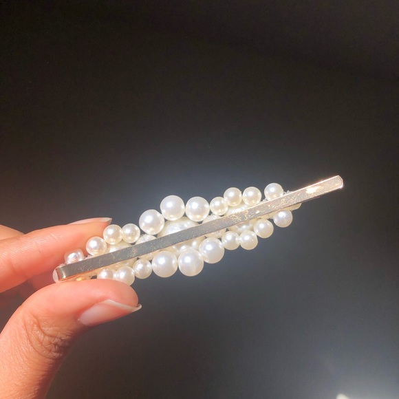 💫Pair of Pearl Hair Clips - Picture 5 of 6